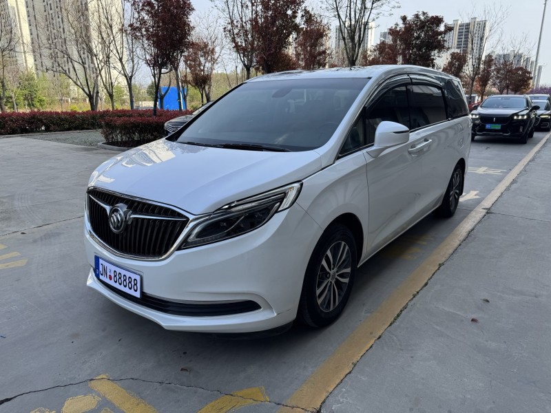 济宁17年别克GL83