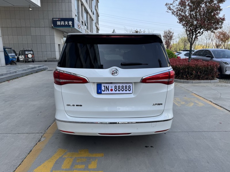 济宁17年别克GL89