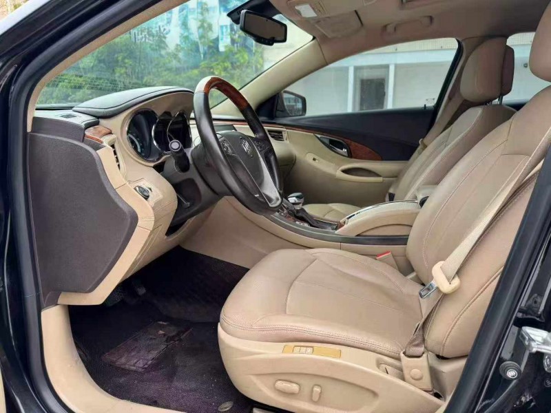 河源12年别克君威5