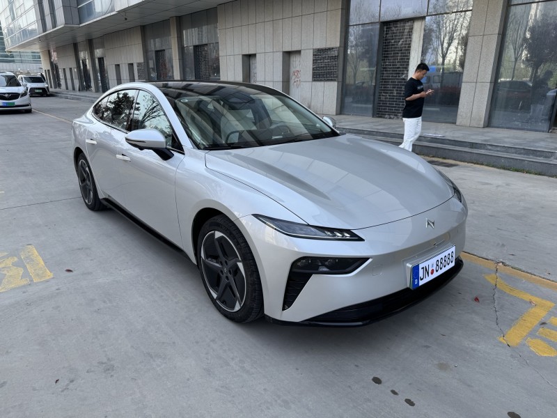 济宁25年东风奕派2