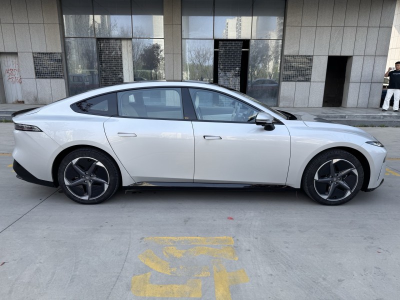 济宁25年东风奕派4