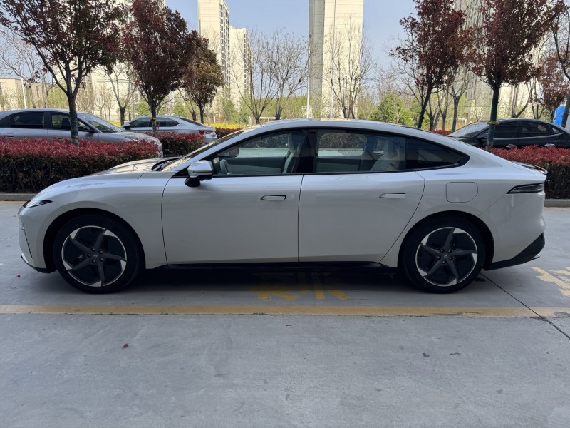 济宁25年东风奕派5