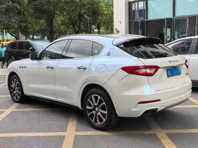广州18年玛莎拉蒂Levante8