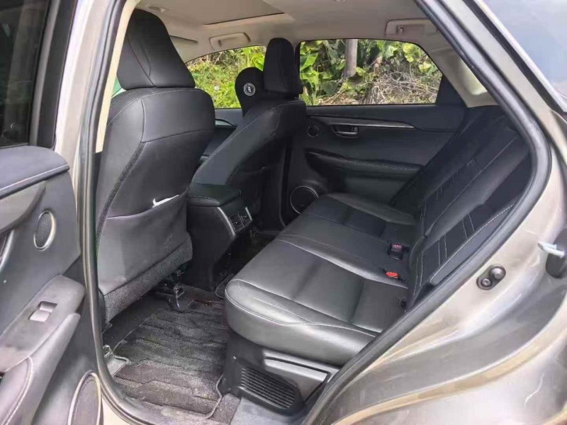 广州17年雷克萨斯NX7