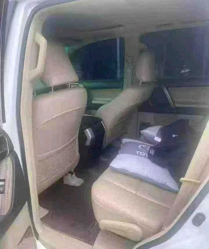 新乡12年丰田普拉多3