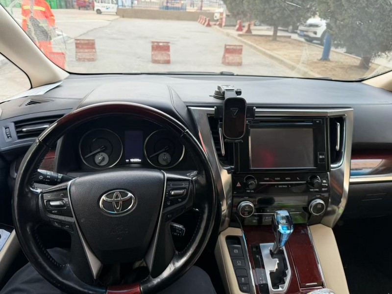 榆林17年丰田埃尔法5