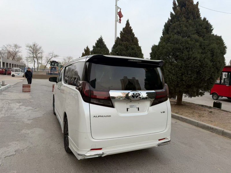 榆林17年丰田埃尔法6