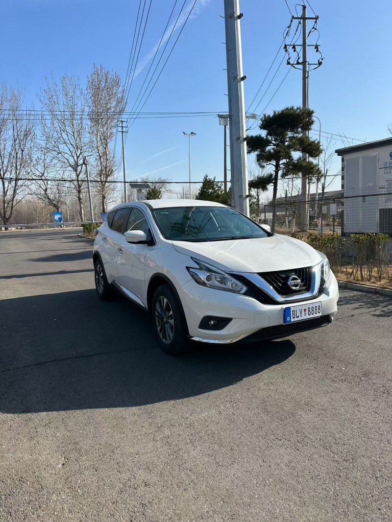 济宁23年日产楼兰2