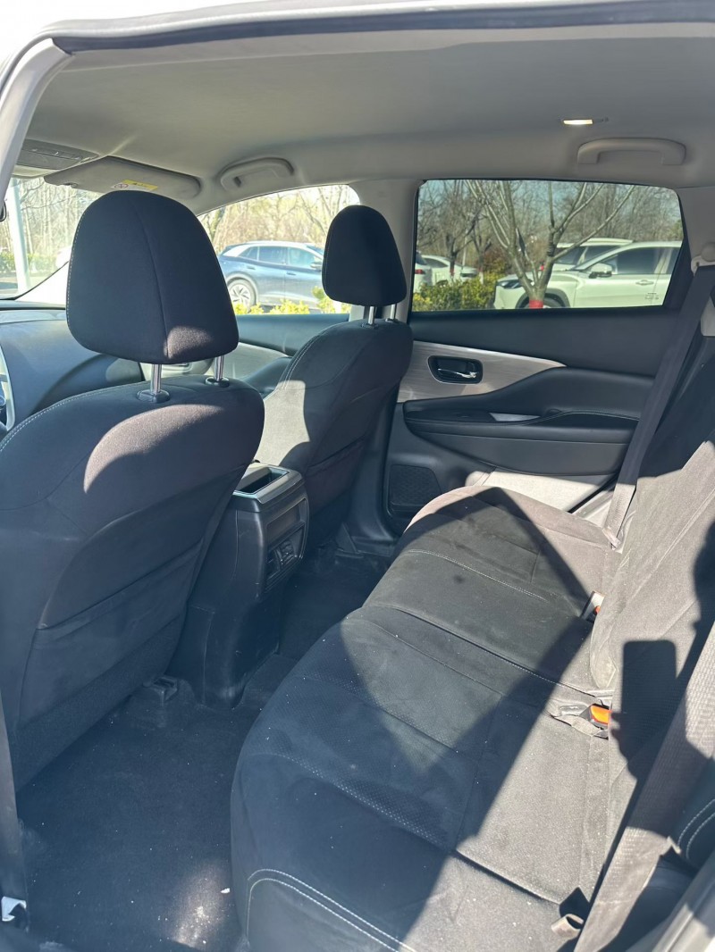 济宁23年日产楼兰5