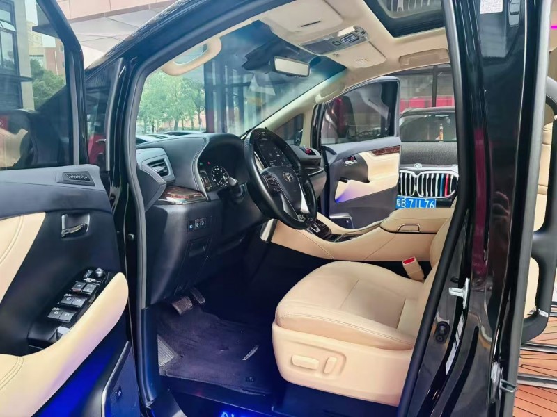 广州21年丰田埃尔法6