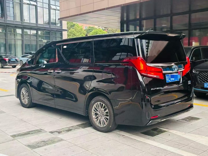 广州21年丰田埃尔法7