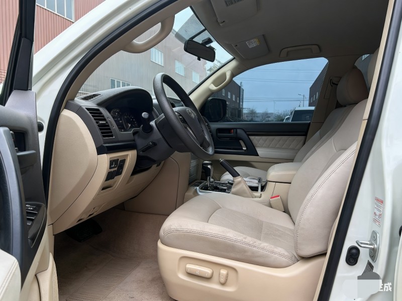 武汉18年丰田兰德酷路泽3