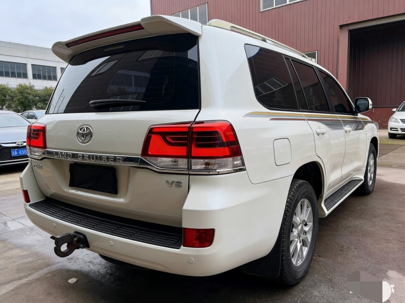 武汉18年丰田兰德酷路泽8