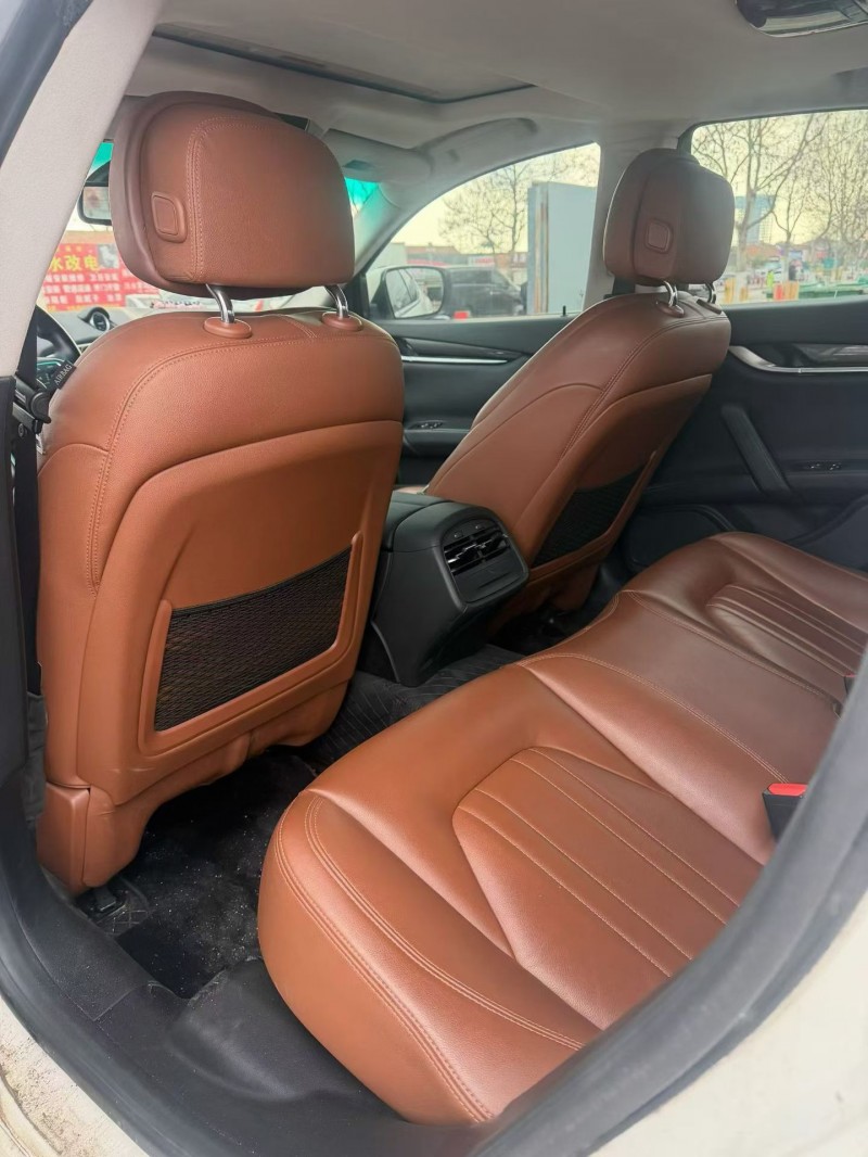 烟台15年玛莎拉蒂Ghibli5