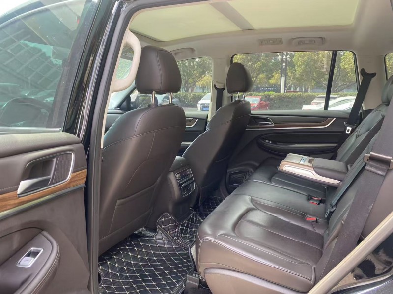 苏州21年荣威RX85