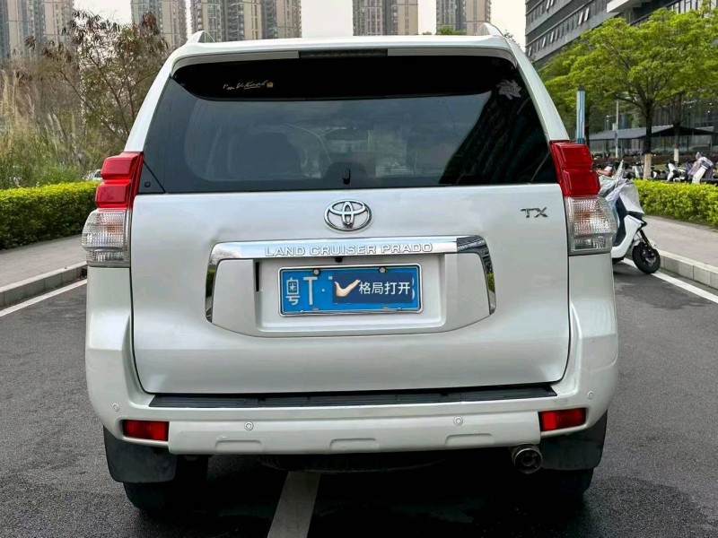 东莞12年丰田普拉多6