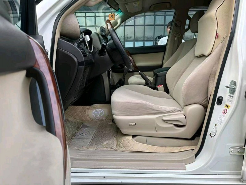 东莞12年丰田普拉多7