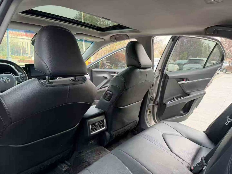 枣庄23年丰田凯美瑞5