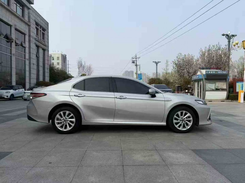 枣庄23年丰田凯美瑞7