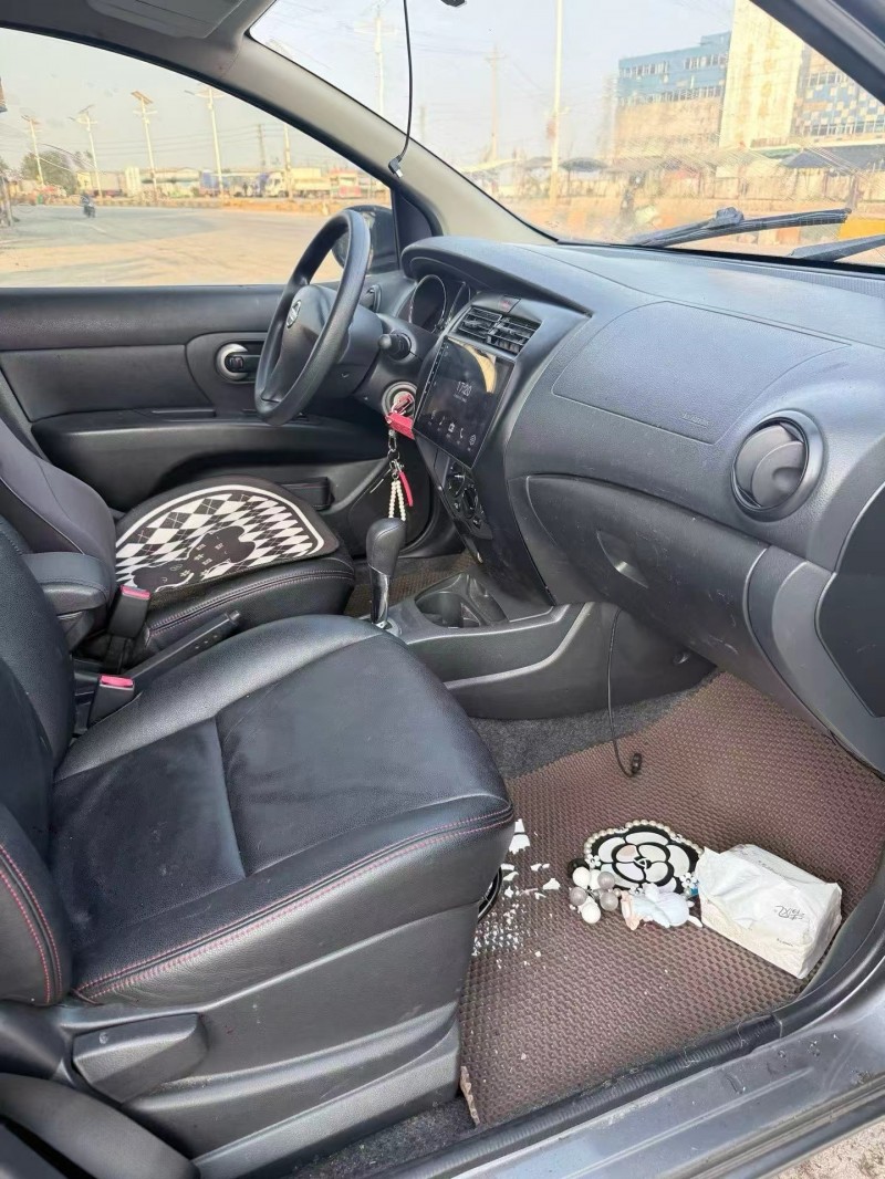 珠海18年日产骊威7