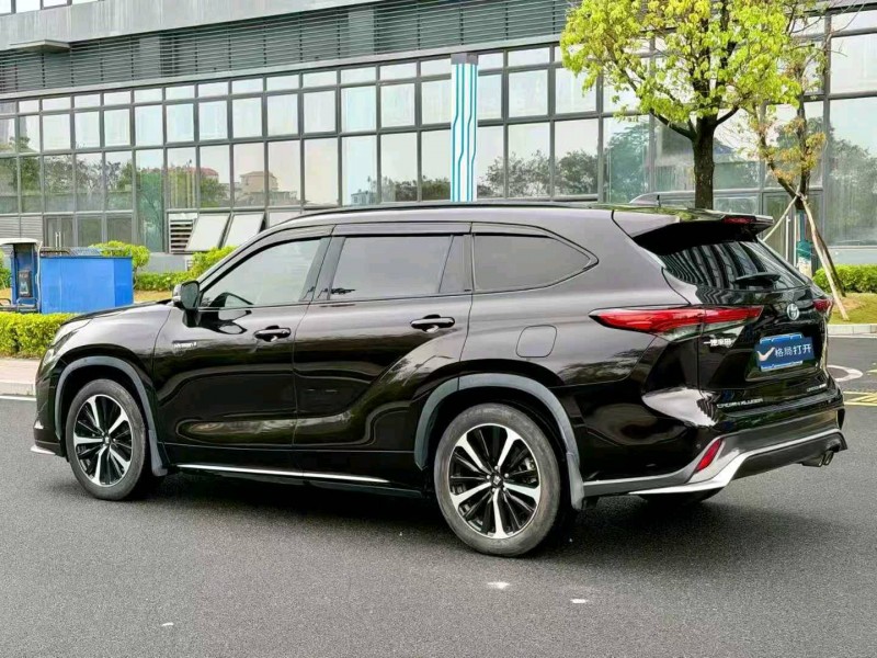 东莞21年丰田皇冠4