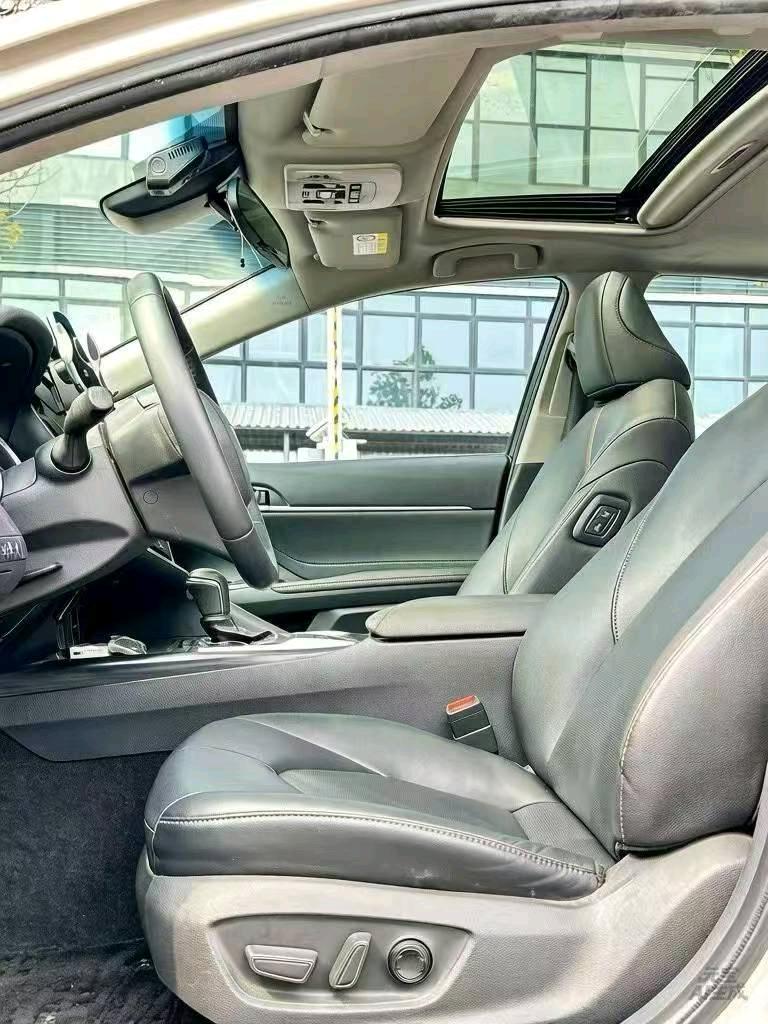 东莞24年丰田凯美瑞9