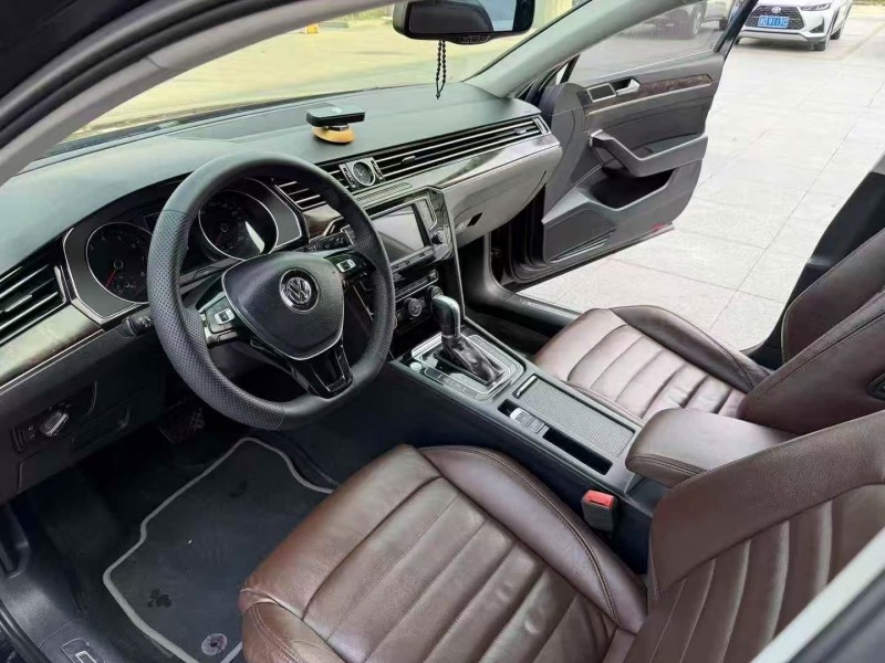 枣庄17年大众迈腾4