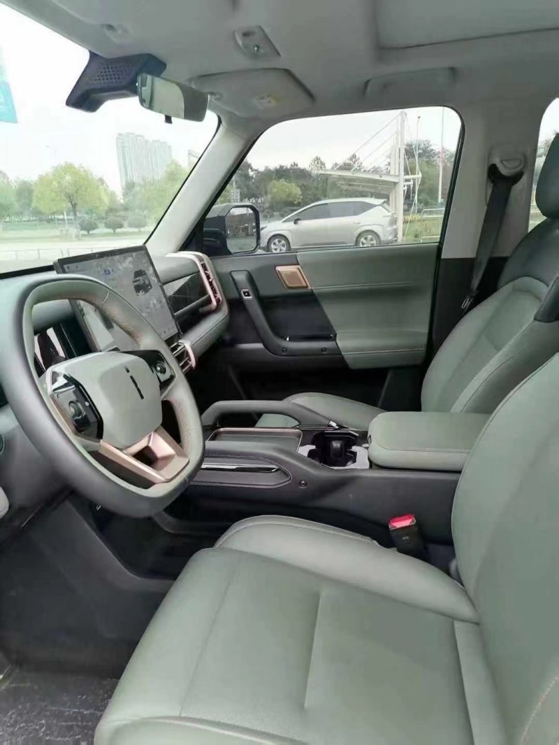 绍兴24年奇瑞ICAR4