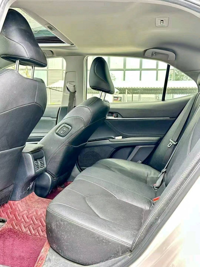 东莞21年丰田凯美瑞8