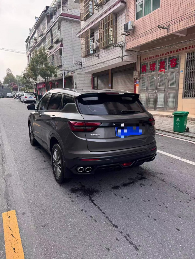 张家界22年吉利缤越6