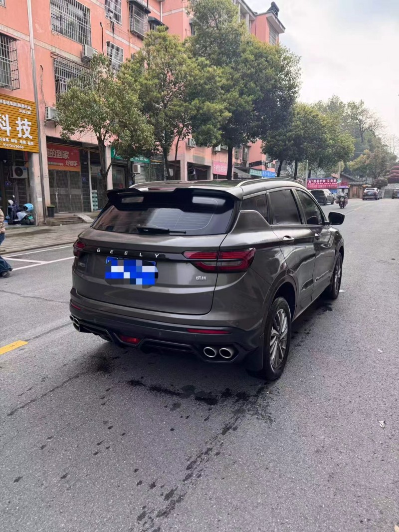 张家界22年吉利缤越7