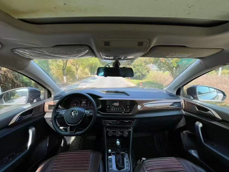 九江20年大众途岳4