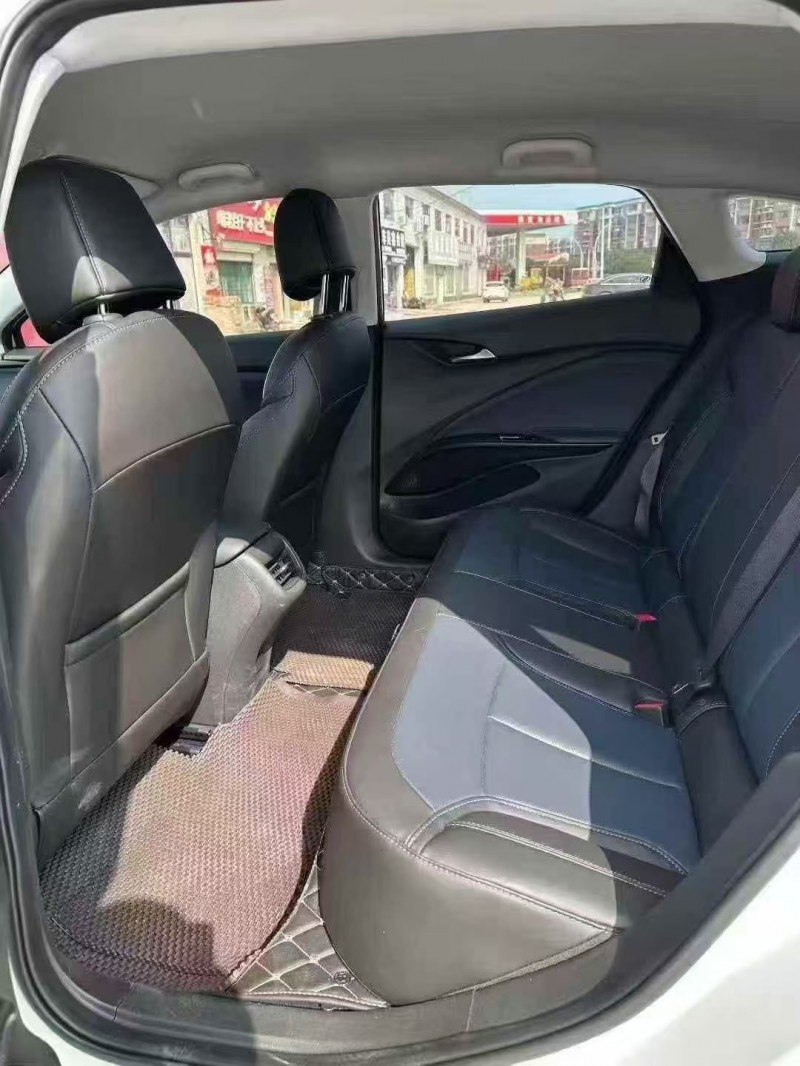 汕头24年别克微蓝6