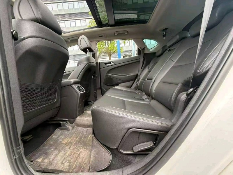 东莞19年现代途胜8