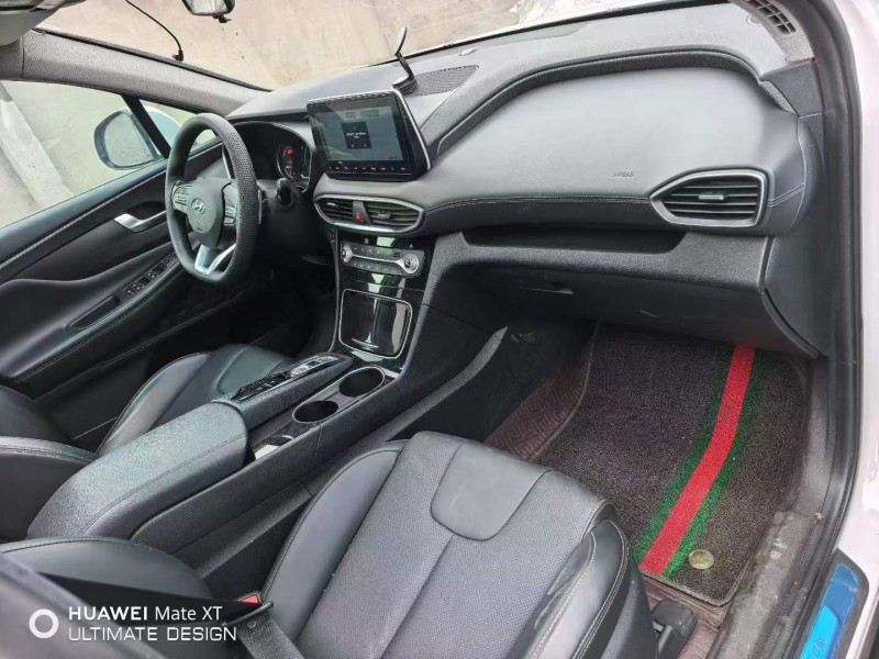 通辽22年现代新胜达5