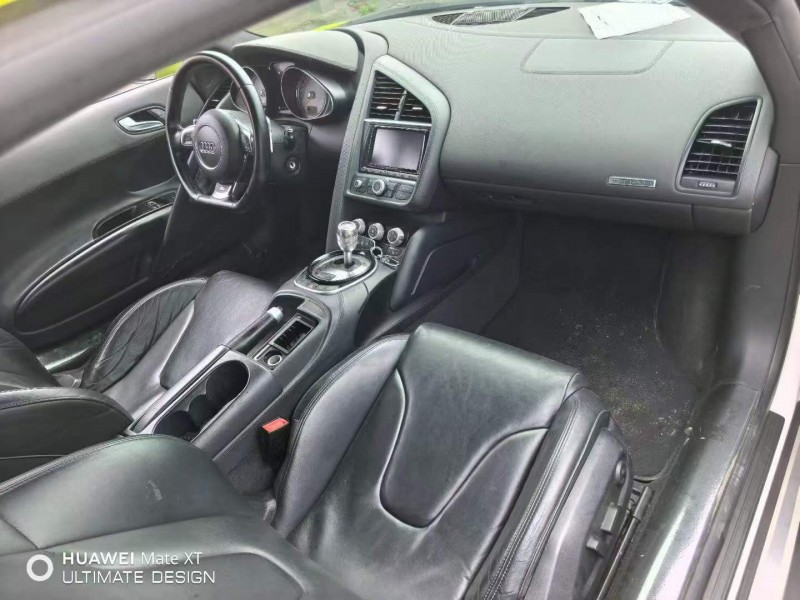 通辽16年奥迪R86