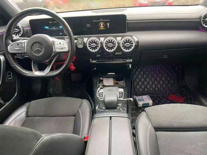 济宁19年奔驰A4