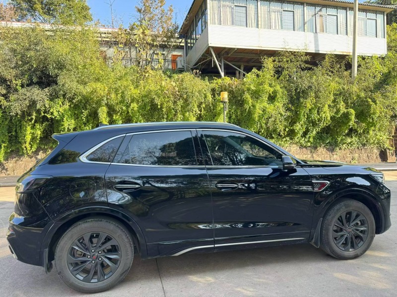 昆明23年红旗HS56