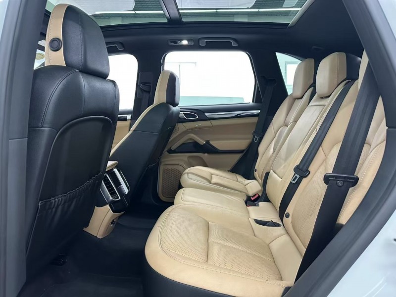 唐山16年保时捷卡宴4