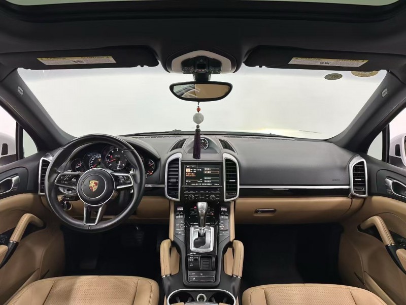 唐山16年保时捷卡宴6