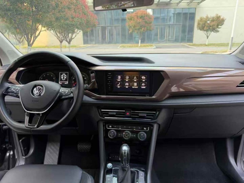 连云港20年大众途岳5