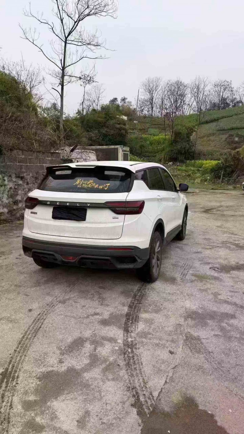 重庆25年吉利缤越6