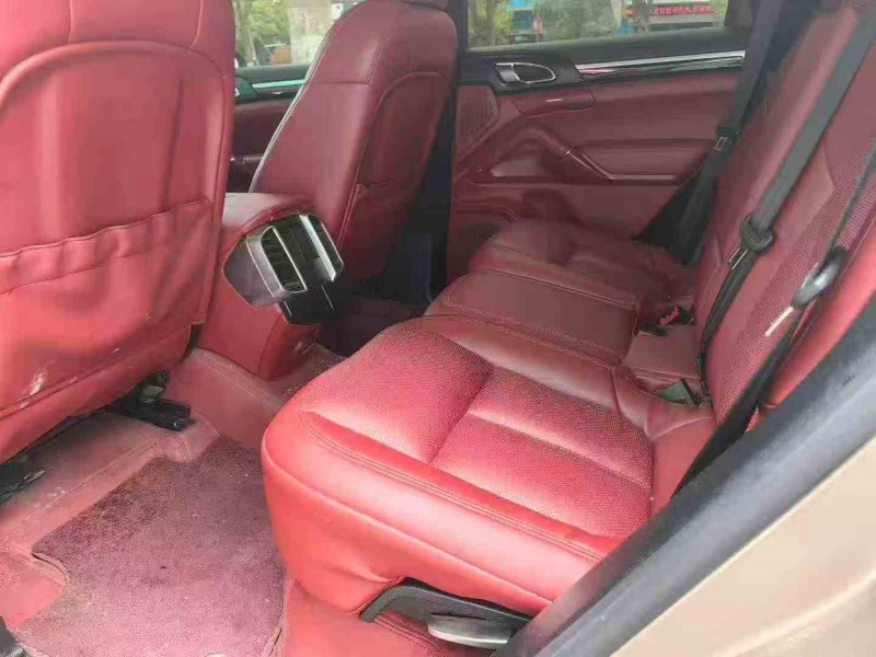 赣州15年保时捷卡宴6