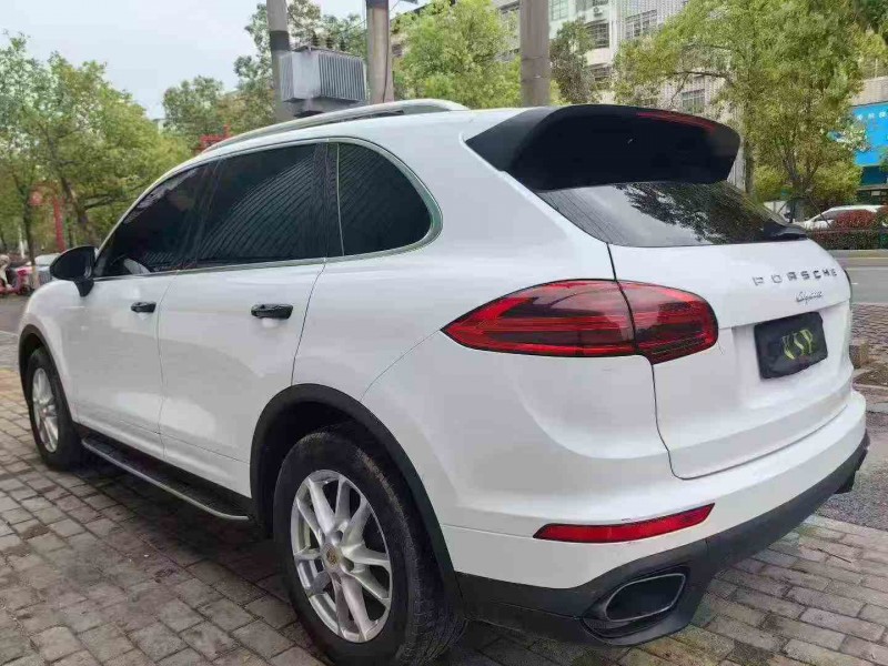 赣州15年保时捷卡宴8