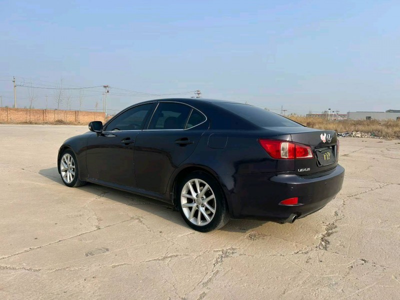 衡水13年雷克萨斯IS5