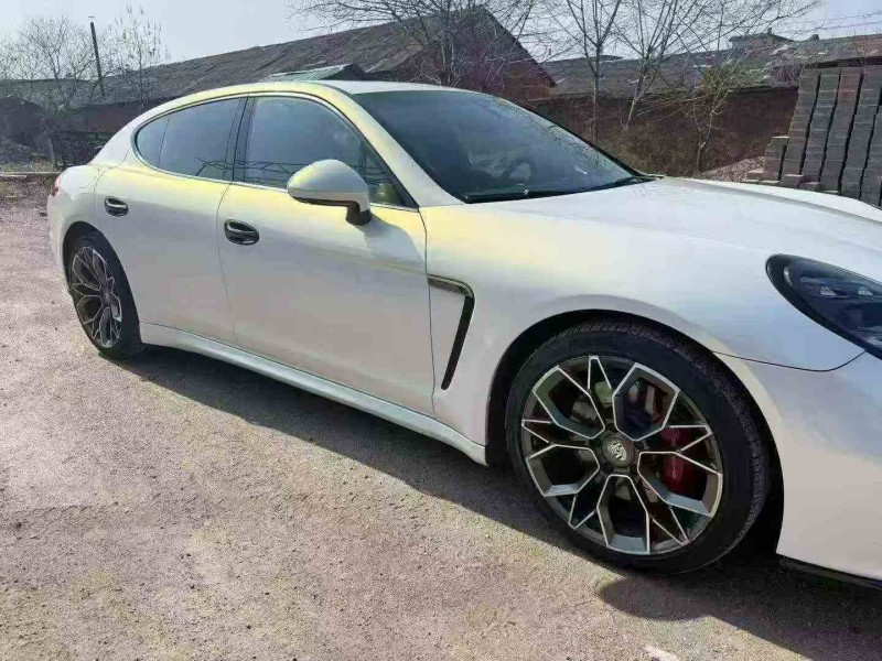 吉安14年保时捷帕拉梅拉2