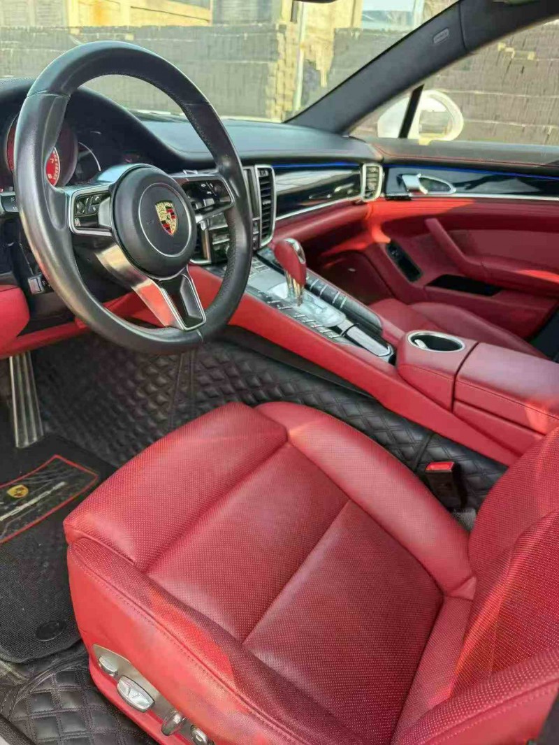 吉安14年保时捷帕拉梅拉4