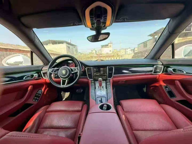 吉安14年保时捷帕拉梅拉5