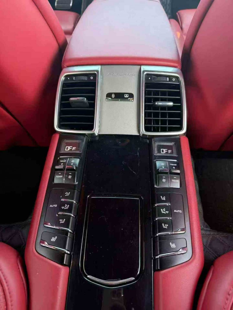 吉安14年保时捷帕拉梅拉6