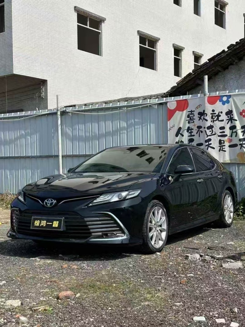 广州22年丰田凯美瑞3